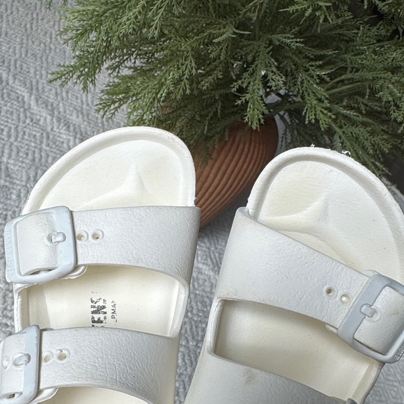 Birkenstock Kids Cream Sandals Size 26 - Picture 10 of 11